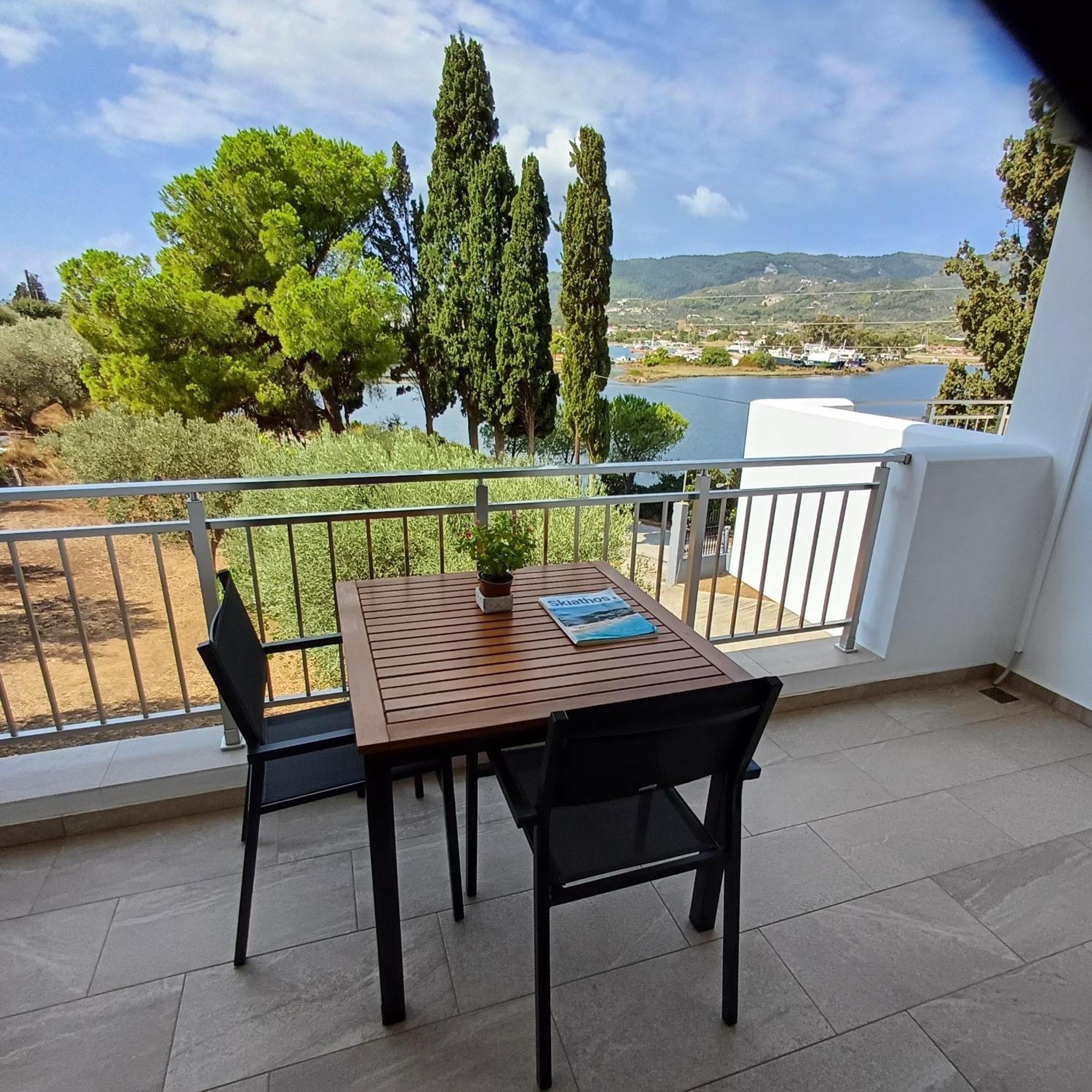 Skiathos Lagoterra Apartments מראה חיצוני תמונה
