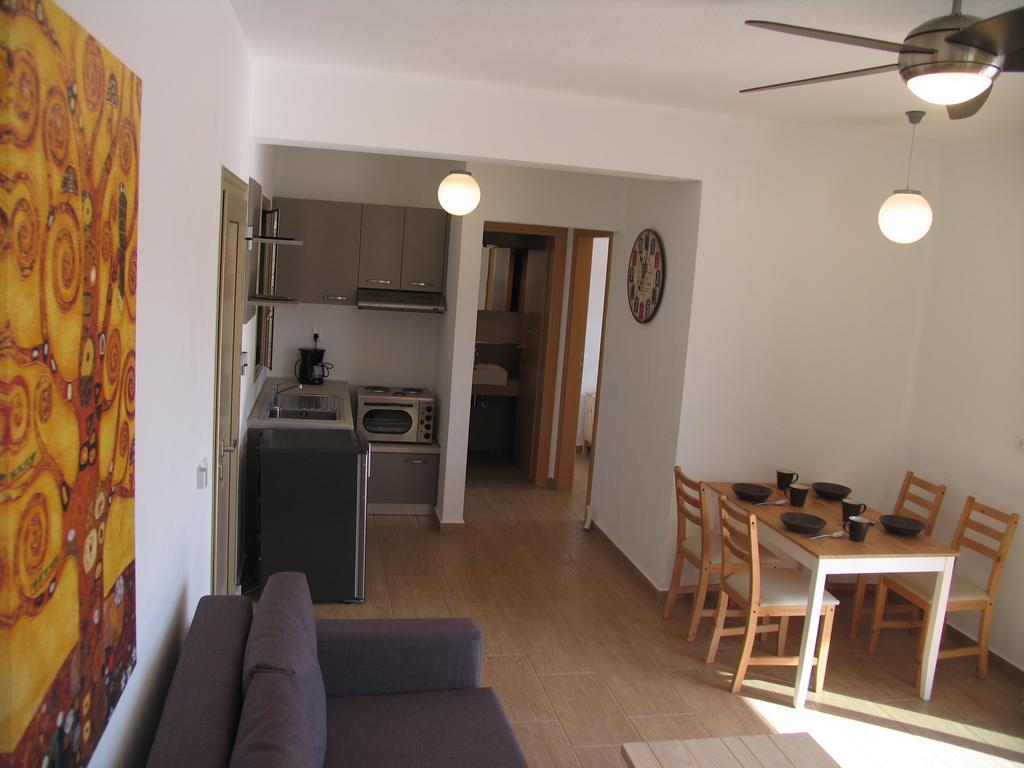 Skiathos Lagoterra Apartments מראה חיצוני תמונה