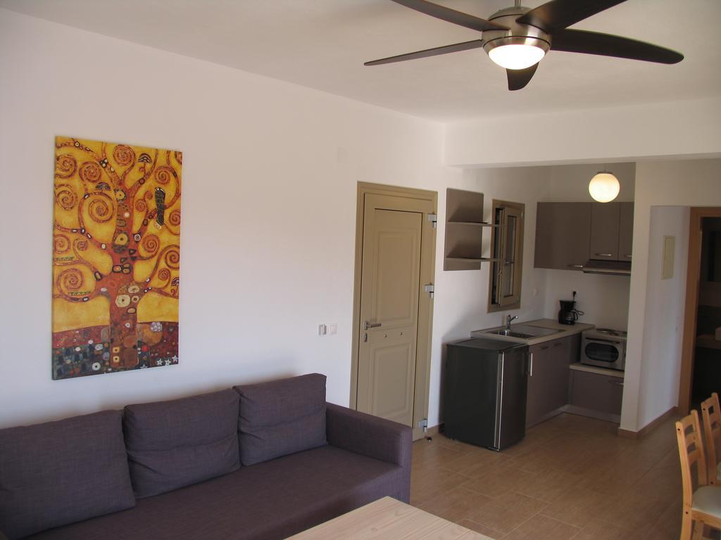 Skiathos Lagoterra Apartments מראה חיצוני תמונה